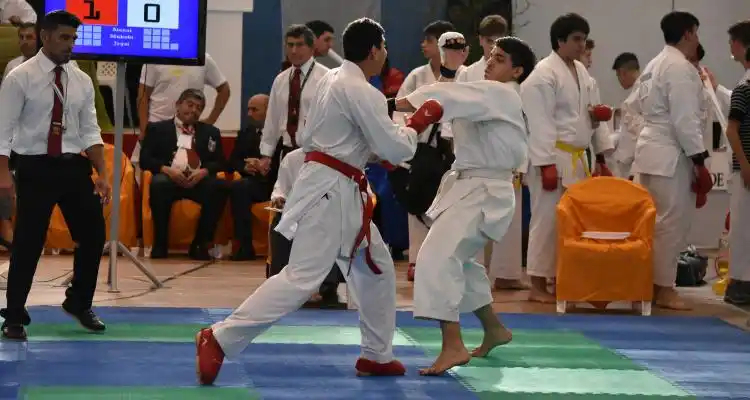 Alrededor de 300 deportistas en el Apertura de la Federación Nacional