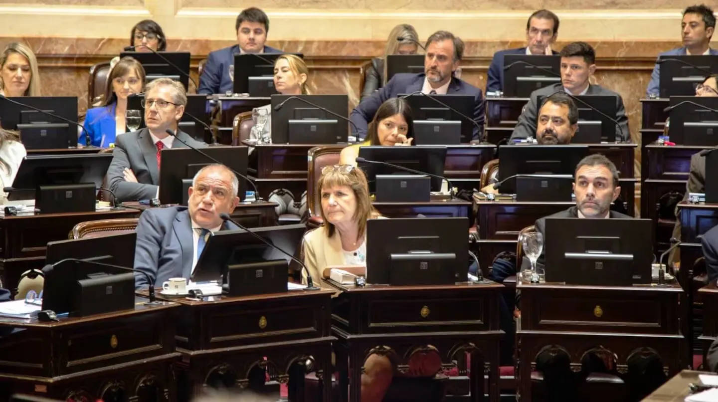 Patricia Bullrich reúne a los jefes de bloques de la oposición dialoguista para garantizar apoyos a la reforma laboral (Foto: X @PatoBullrich).