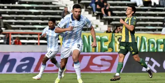 Racing le ganó a Aldosivi y se metió en los puestos de playoffs