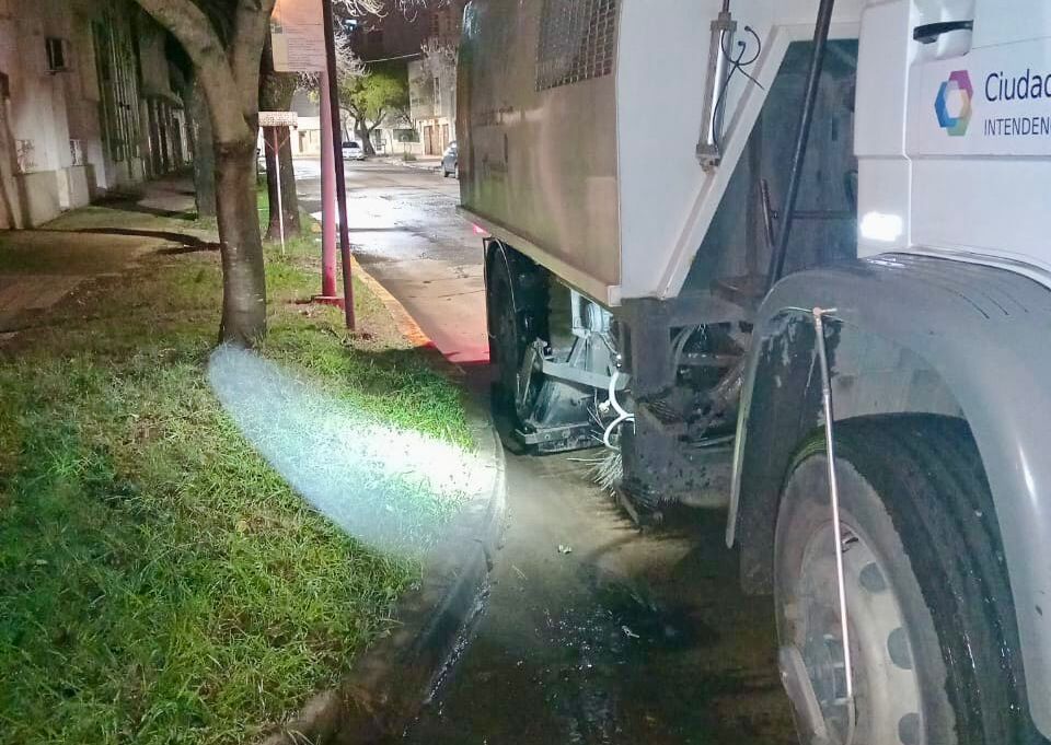 El municipio realiza tareas de escurrimiento y drenaje en distintas partes de la ciudad.