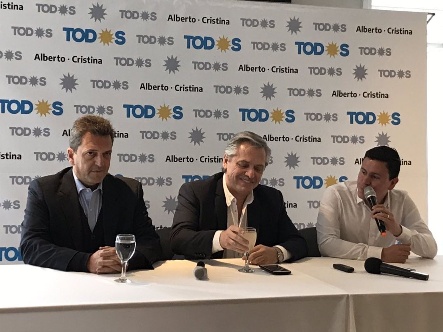 Fernández en Olavarría: "Espero que Aguilera sea el intendente, lo veo muy bien"
