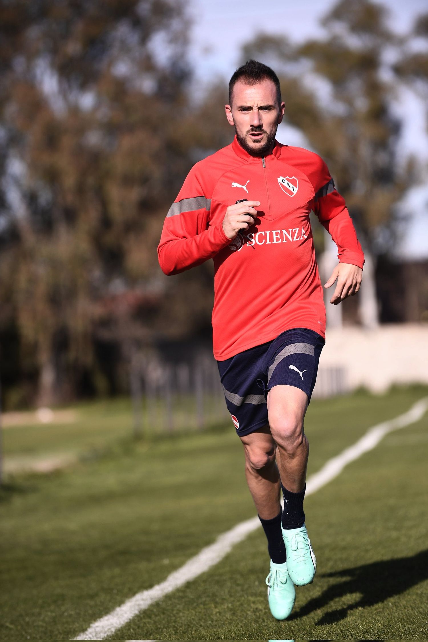 Independiente y Vélez se reforzaron para pelear abajo
