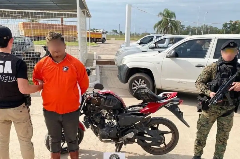 Quien transportaba los cinco kilos de marihuana en su moto, detenido.