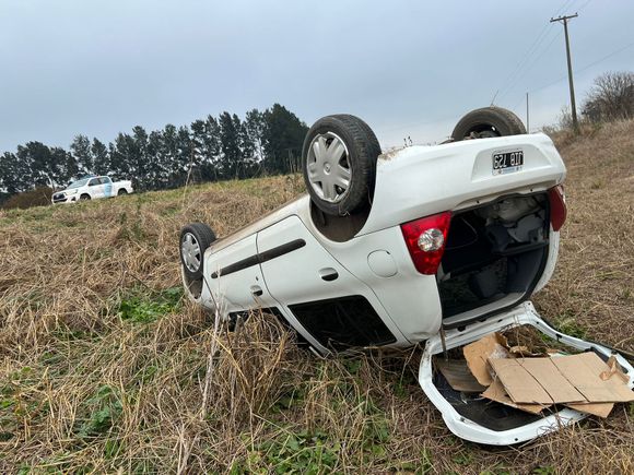 Volcó un auto en ruta 191: un nene y su madre hospitalizados