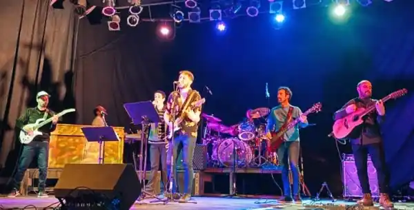 Los hermanos Nápoli realizarán esta noche un tributo a Fito Páez en el Brazzola