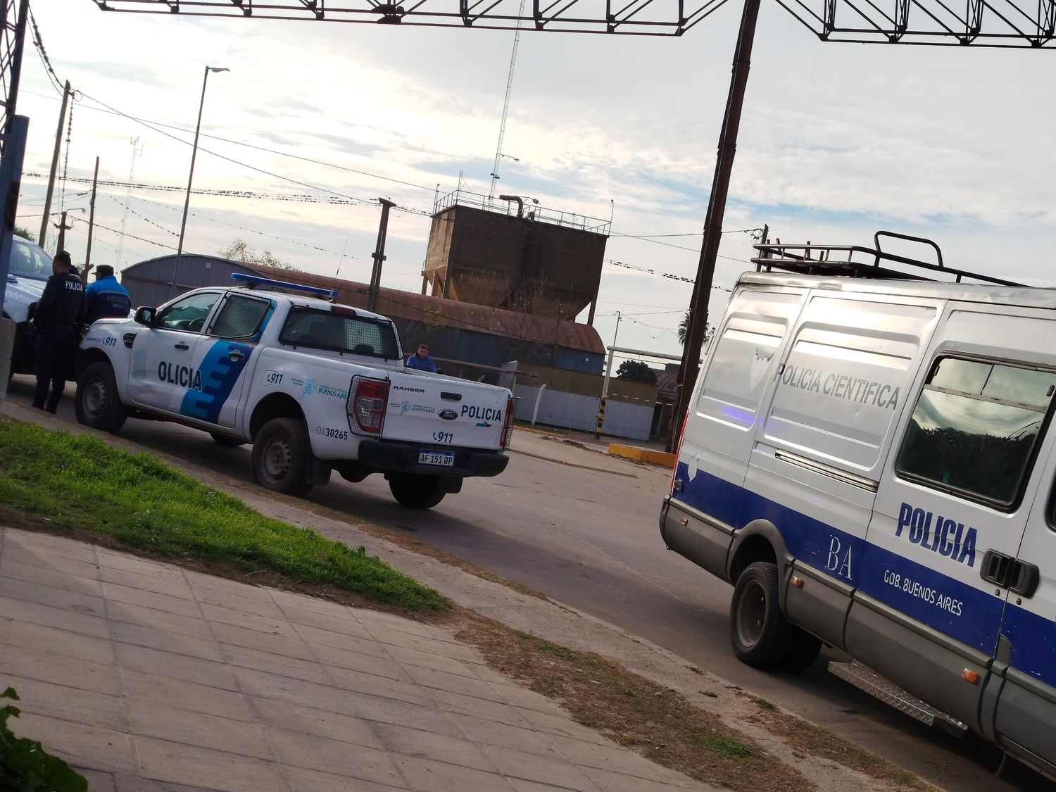 Accidente en Bajo Puerto: perdieron el control de la moto y se estrellaron contra el piso