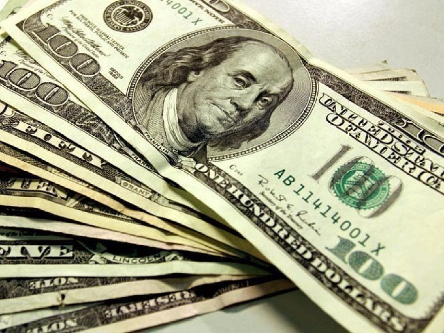 El dólar cerró la jornada a $44,50