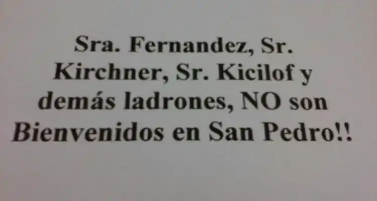Panfletos contra Cristina y referentes del kirchnerismo que asistirán al acto del Día de la Soberanía