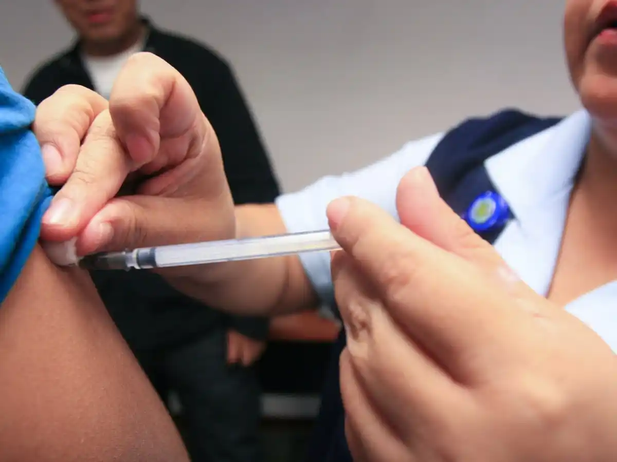 Inició campaña de vacunación en las escuelas de Arroyito   