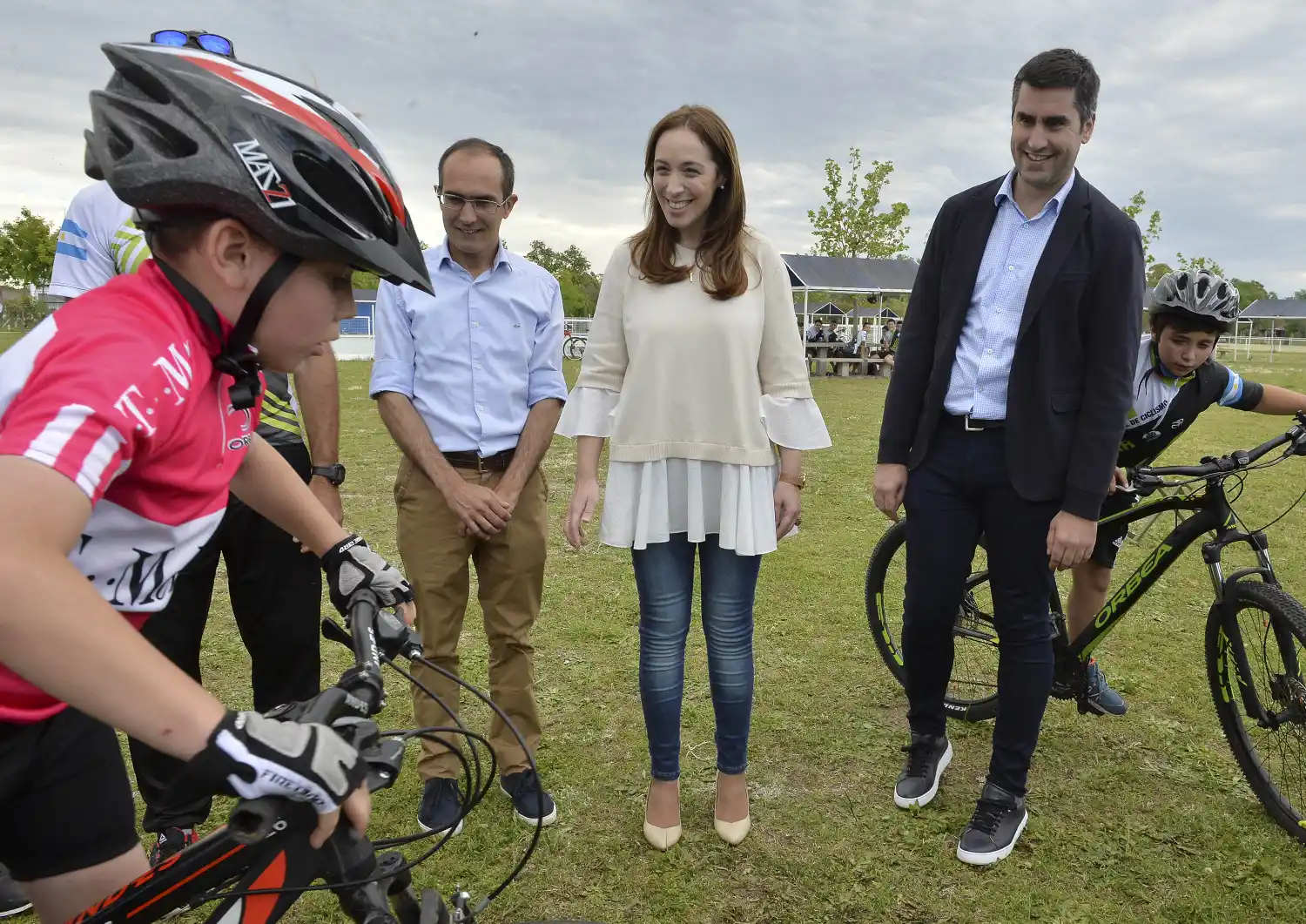 Vidal dijo que es "prioridad" que los fondos se destinen "a los que más lo necesitan" tras visitar 25 de Mayo y Bolívar