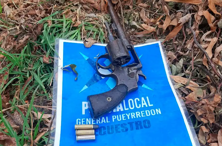 Le quitó una gorra en una fiesta y le disparó