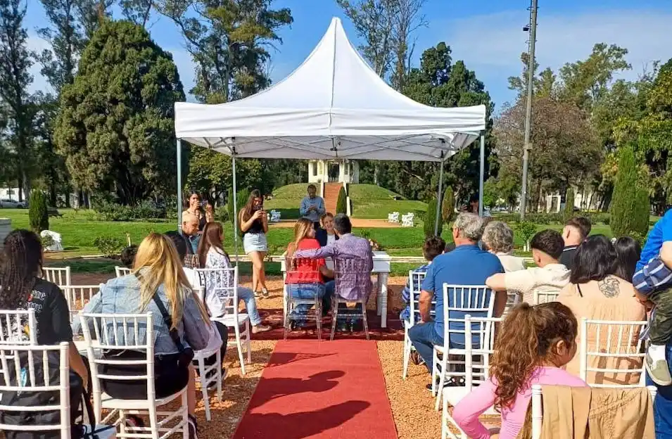 Abrieron las inscripciones para casarse en el Rosedal el Día de San Valentín