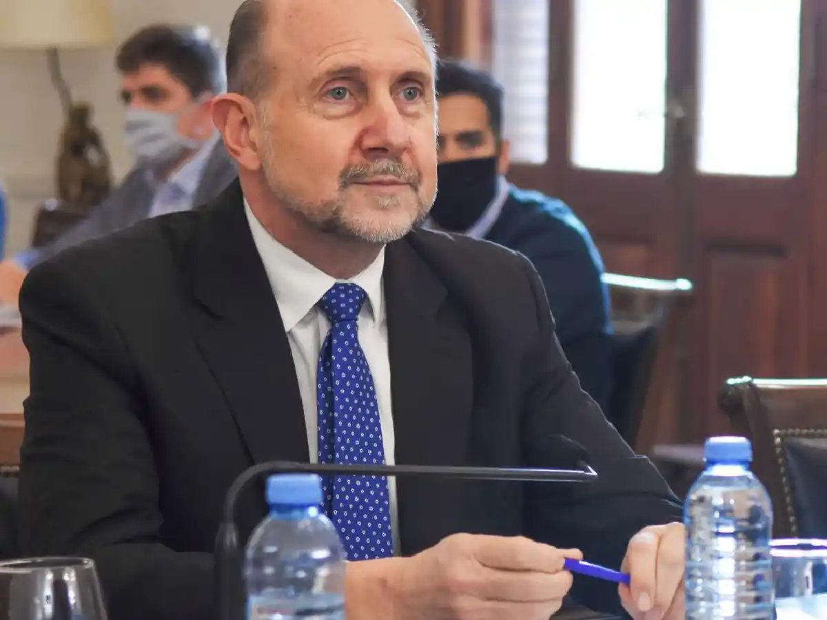 El gobernador Perotti fue aislado tras el positivo en Covid de un ministro