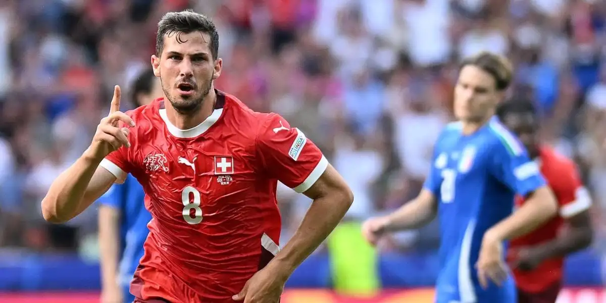Festejo de Freuler. Suiza venció 2-0 a Italia
