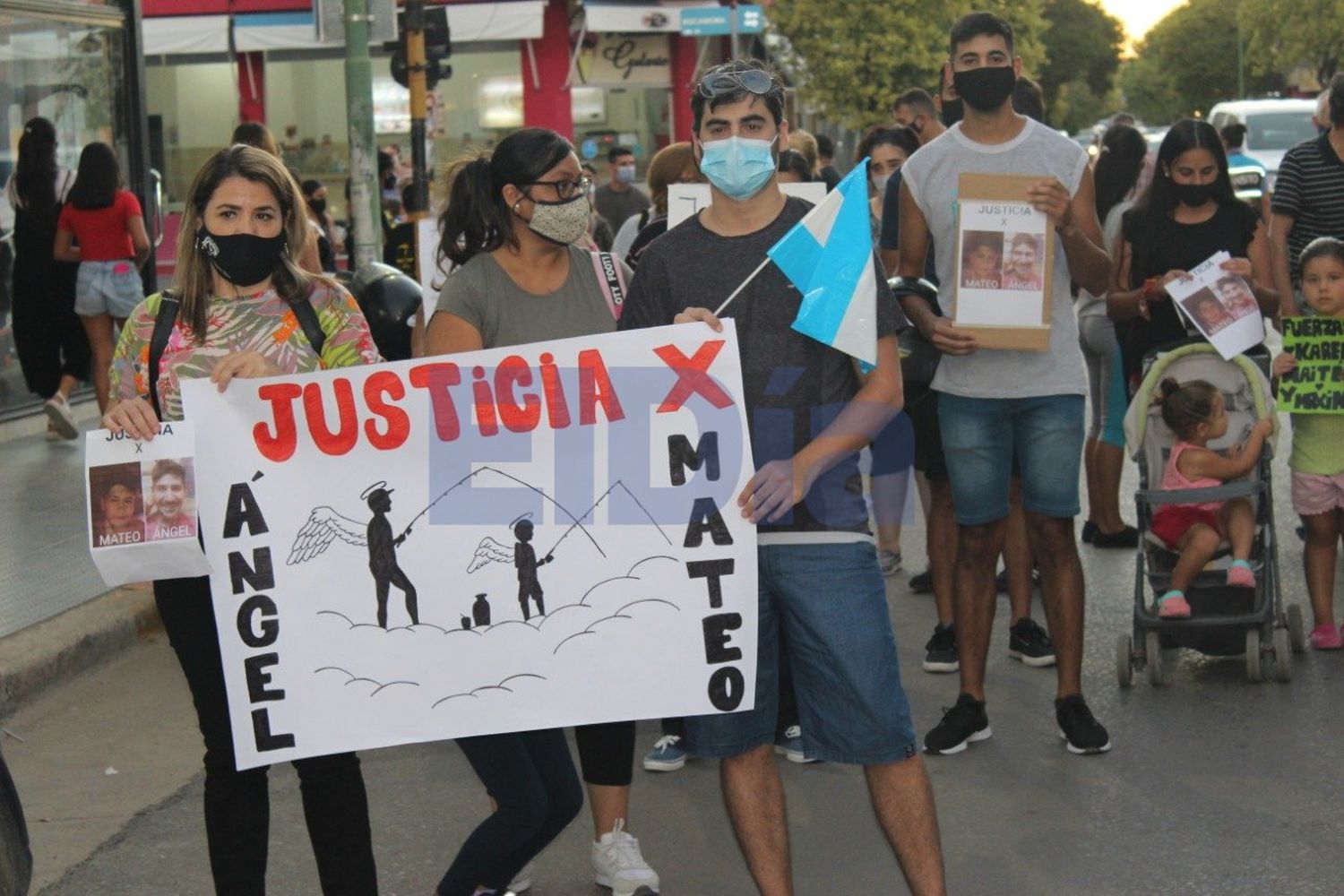 Familiares y vecinos de la ciudad pidieron justicia por Ángel y Mateo González