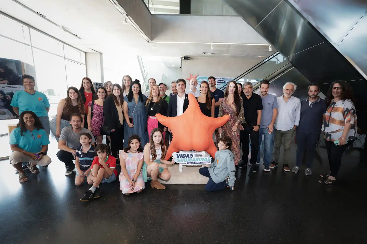 Kicillof visitó la muestra en el MAR