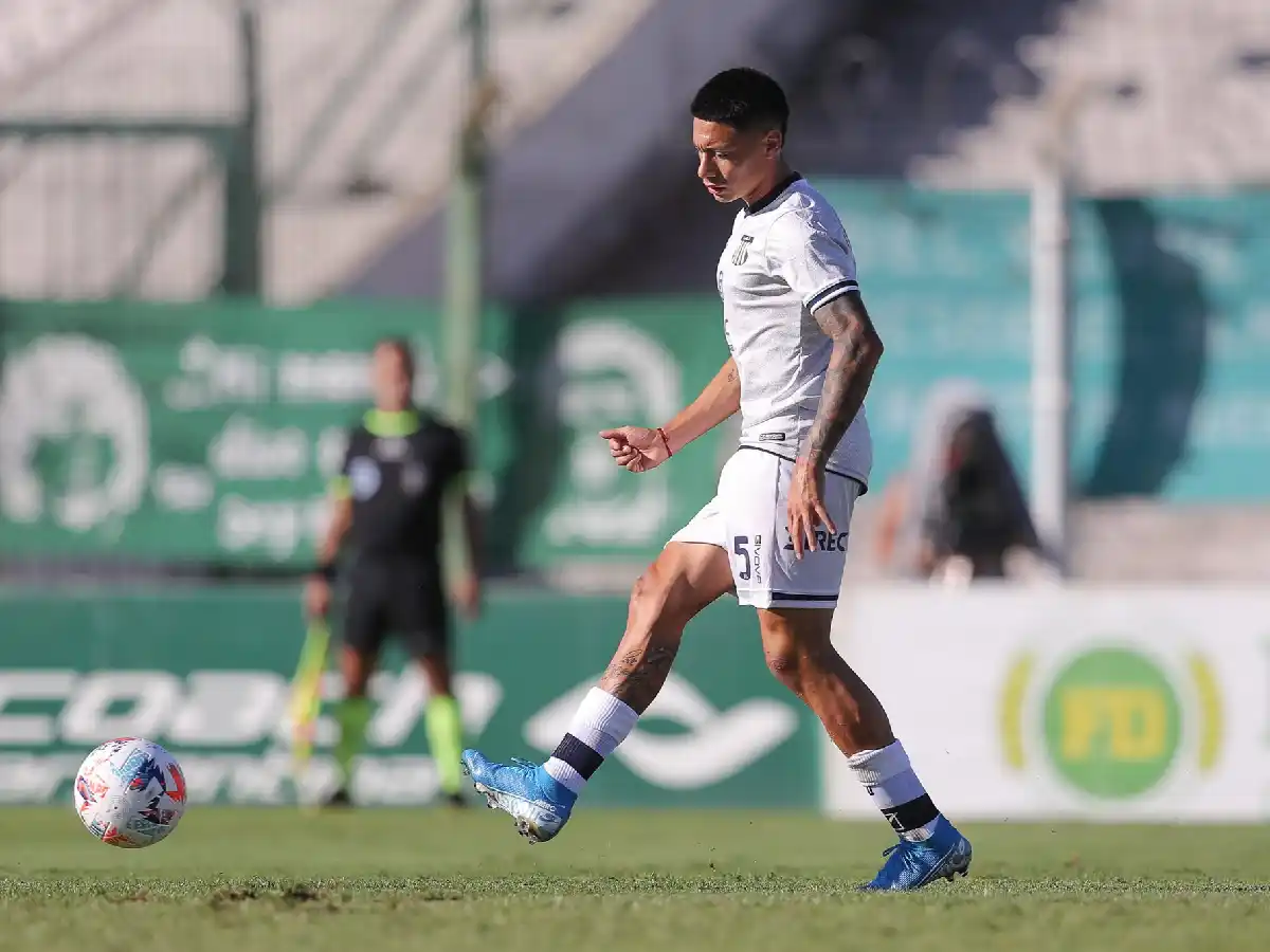 Con Navarro, Talleres visita a Boca