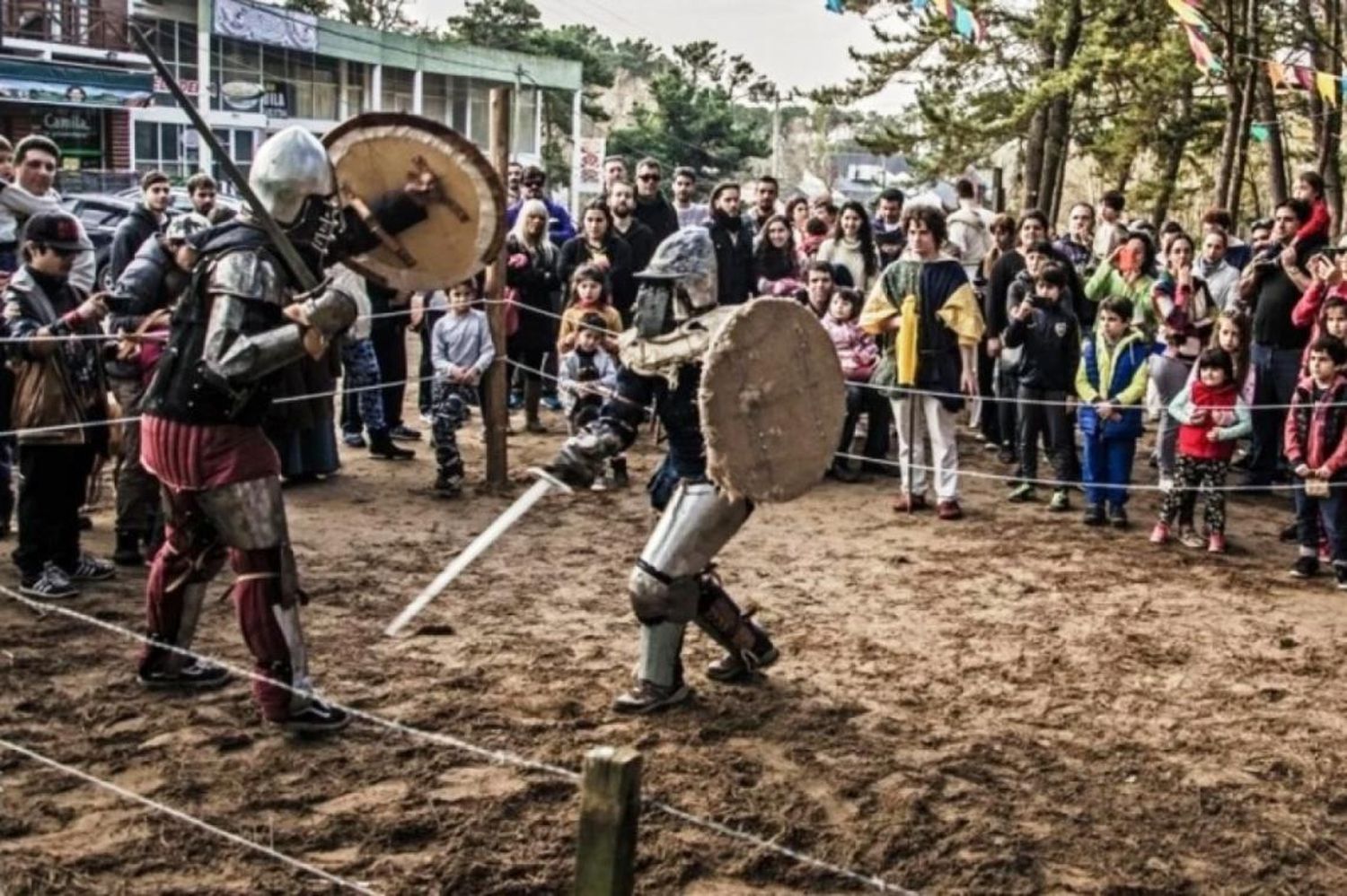 Vuelve “Invierno Medieval” a Villa Gesell: Combates, arquería, música celta y lectura de runas