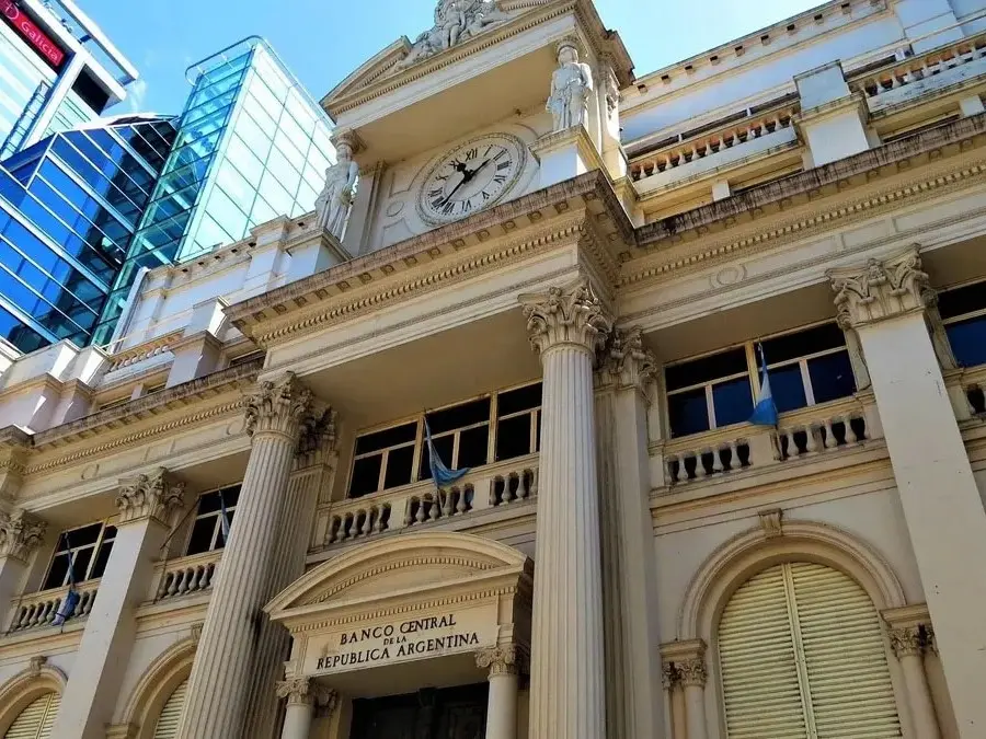 El Banco Central alcanzó la meta anual de compra de dólares tras sumar más de USD 10.000 millones en 2026
