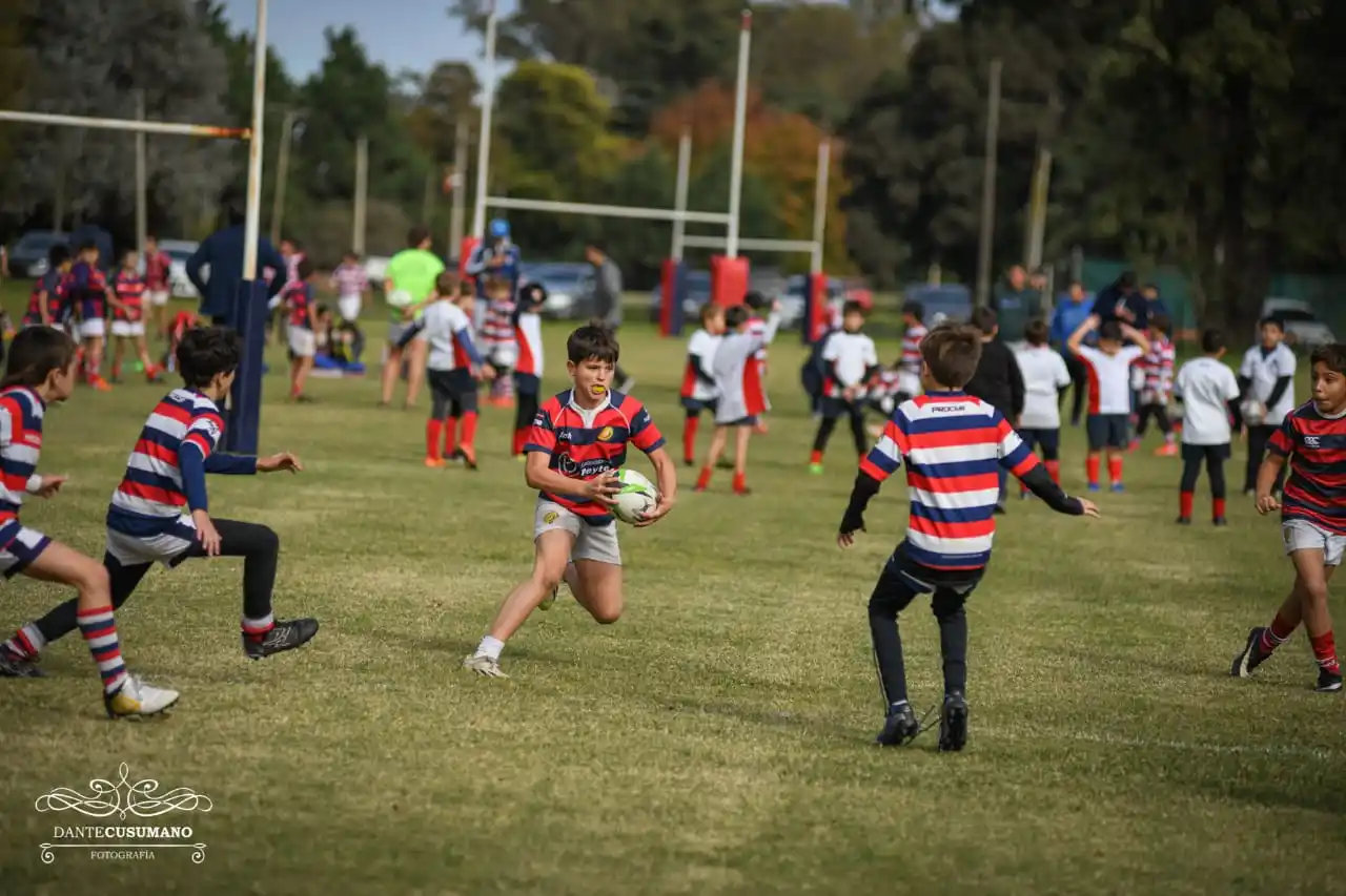 Los más chiquitos del club tuvieron encuentro como locales. Foto: Dante Cusumano.