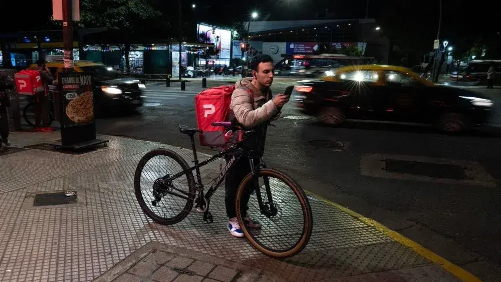 La Provincia quiere regular el trabajo en plataformas digitales de delivery