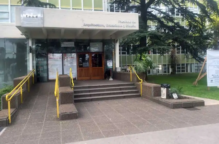 Docentes universitarios piden que se defina "cuanto antes" la modalidad para el segundo cuatrimestre