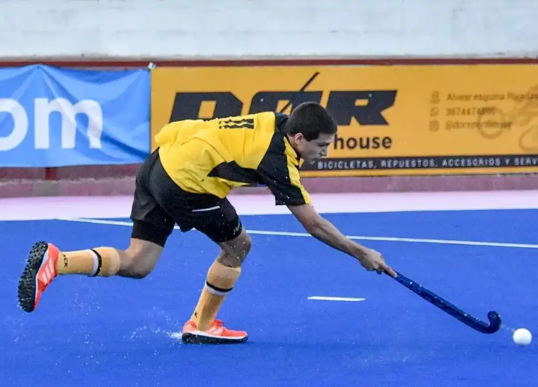 Tomás Ballini en acción frente a Popeye.