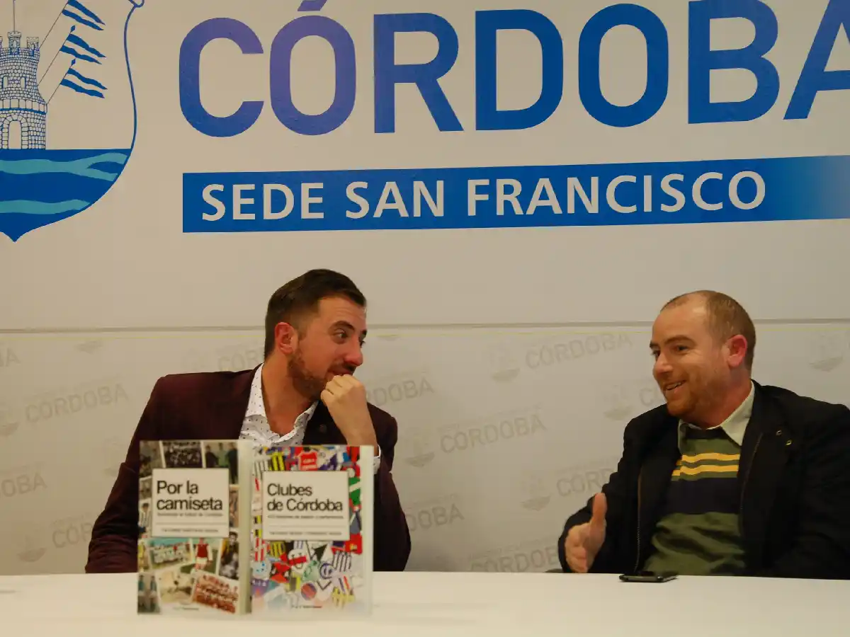 Un apasionado que escribe “Por la camiseta”