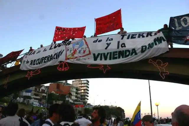 Realizan la 4° caravana por la vivienda digna en Mar del Plata