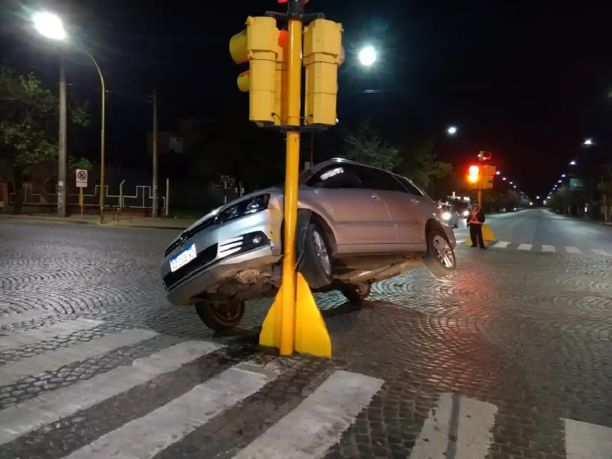 Otro choque más pero el mojón no se saca