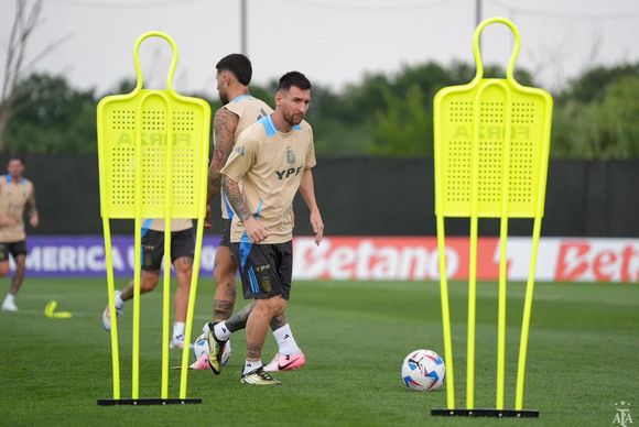 La Selección argentina se prepara para el duelo con Chile