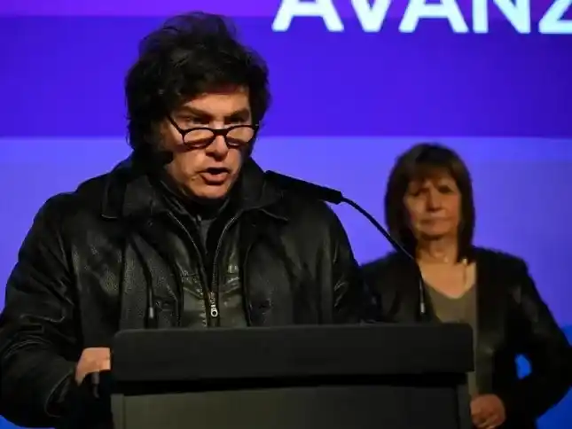 Javier Milei convocó a reunión de Gabinete tras el duro revés electoral bonaerense