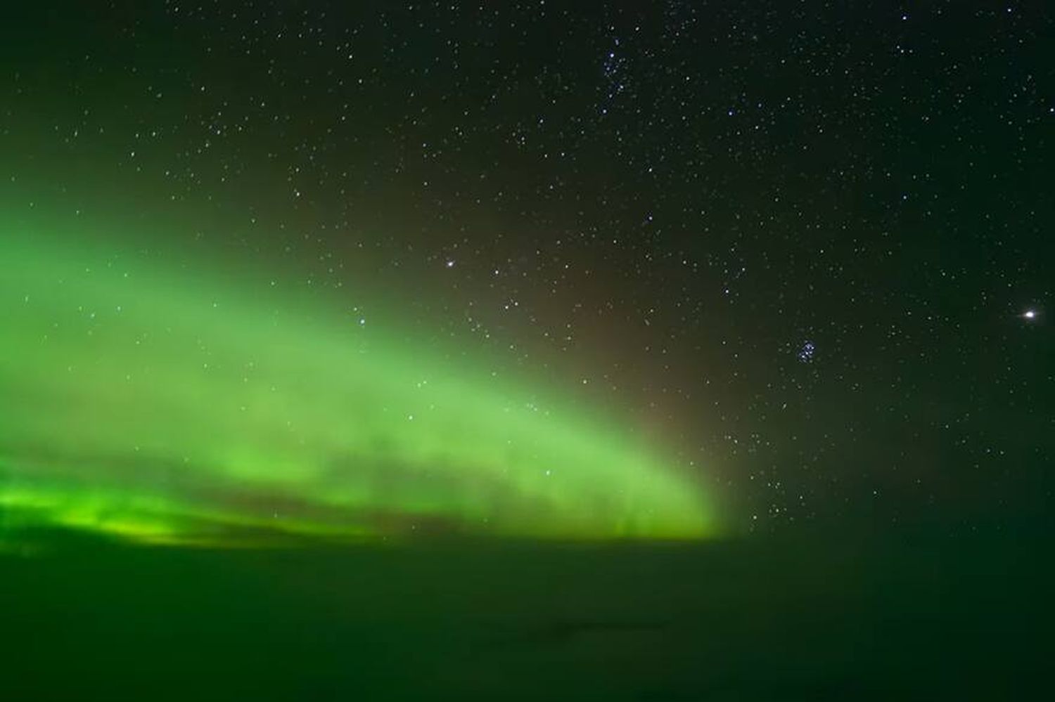 La imagen de la aurora boreal tomada por los pilotos de un vuelo de Air Portugal