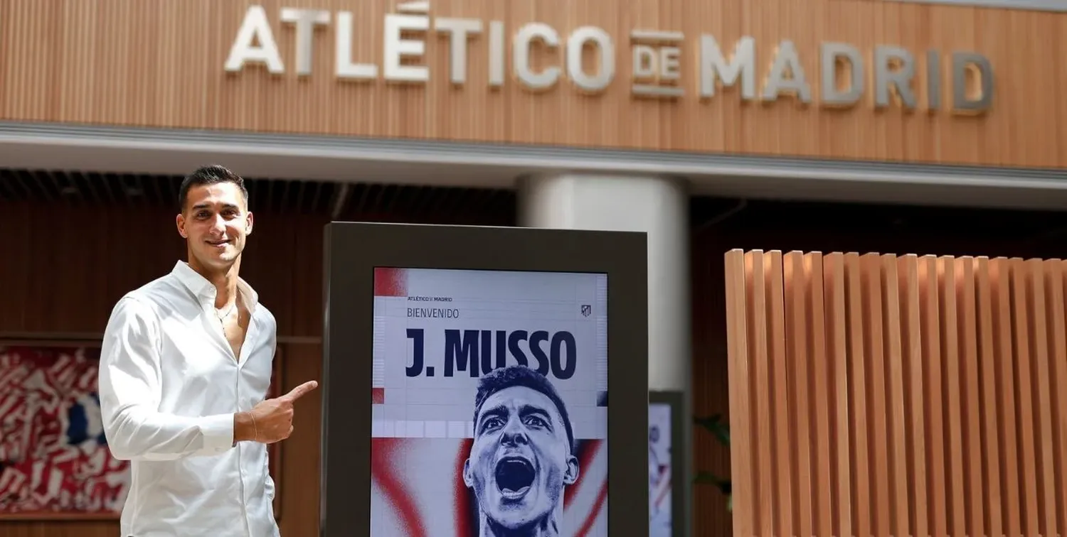 Juan Musso llega al Atlético a préstamo por una temporada.