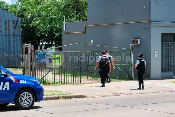 Con las manos en la masa: atraparon a un delincuente que intentó robar en un galpón de Protección Vial