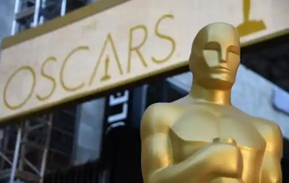 «Mank» lidera carrera al Óscar con 10 nominaciones