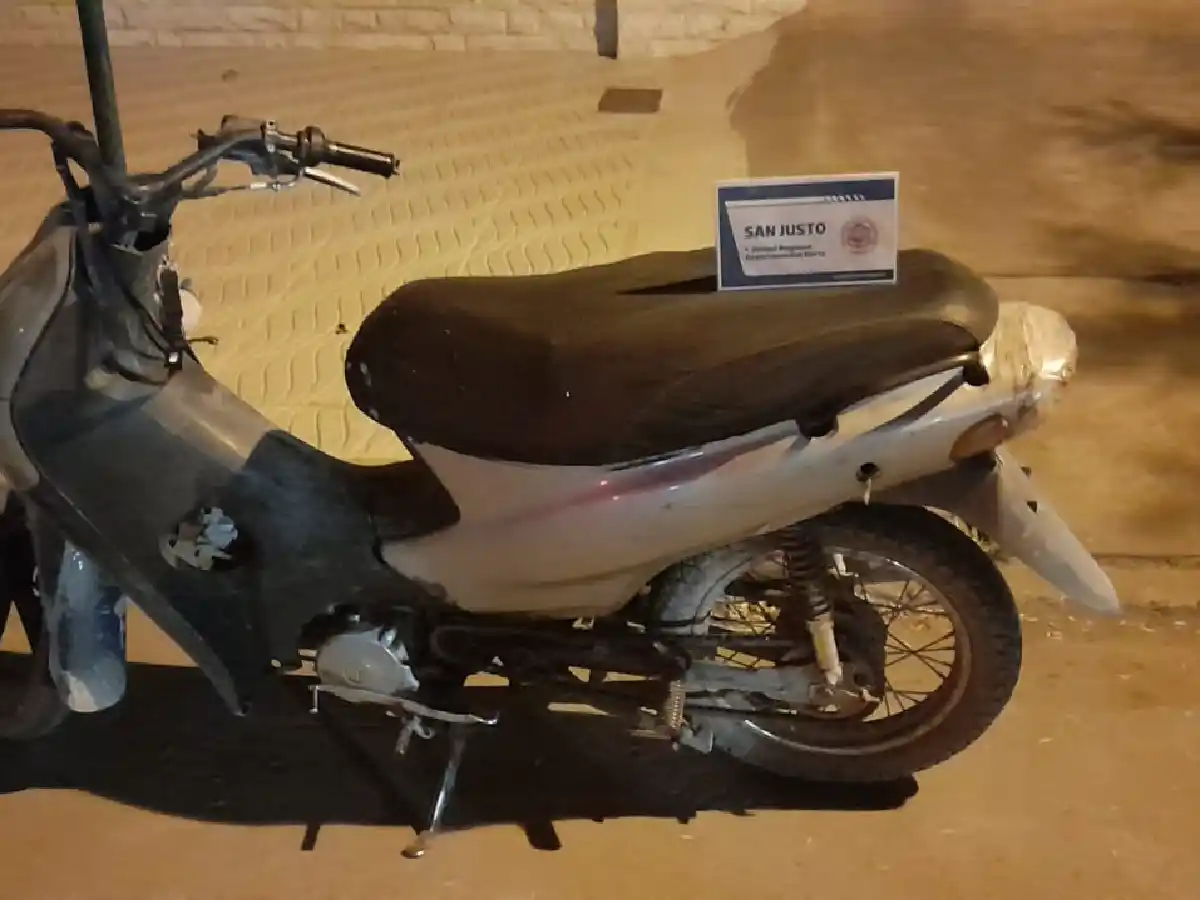  Barrio Sarmiento: detuvieron a  una pareja con una moto robada 