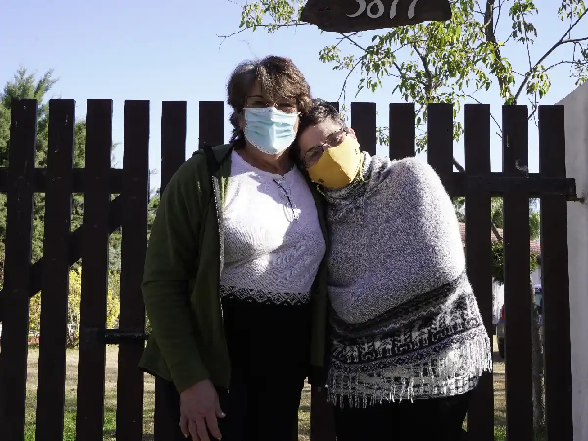 Stella y Mari, unidas  por su amistad y una “suculenta” polenta