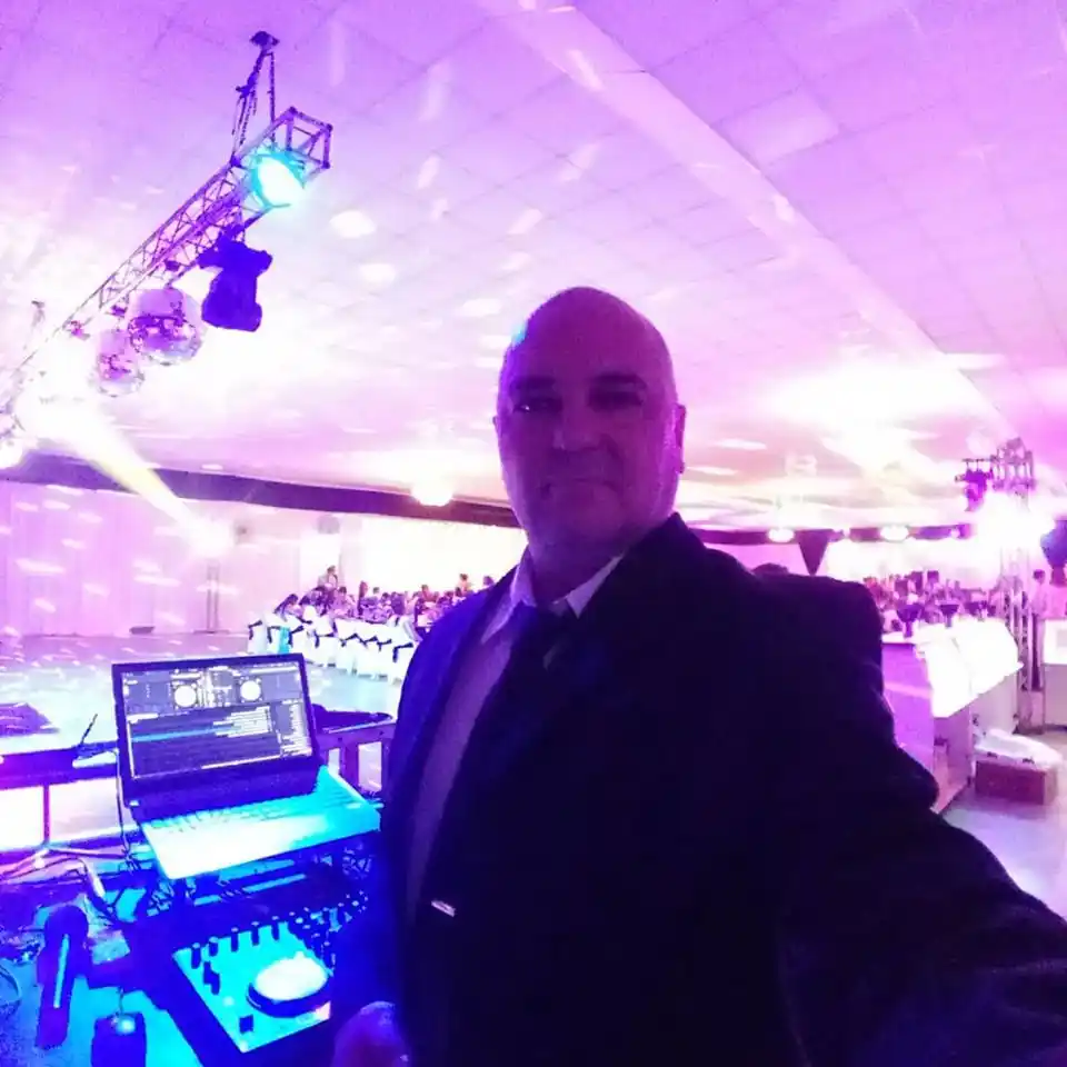 Podcast: Presentaron un protocolo para volver a trabajar pero, ¿qué pasará con los eventos sociales?