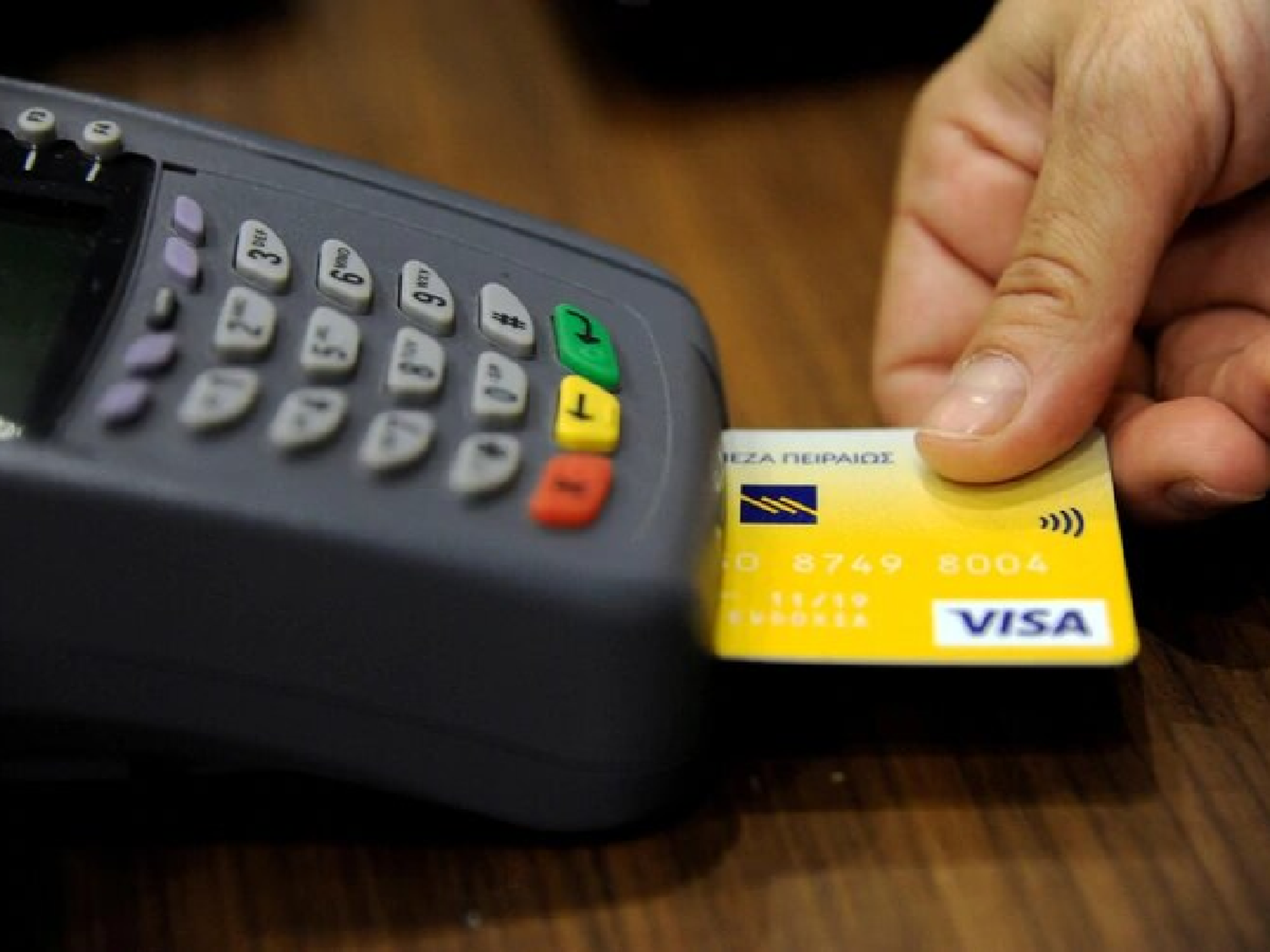 Confirmaron que se impondrá un recargo del 30% a las compras en el exterior