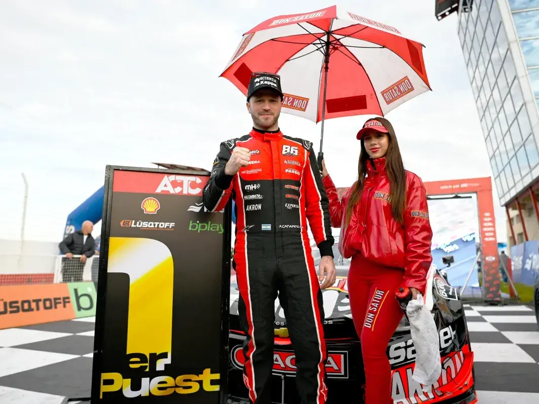 Agustín Canapino logró la victoria en el “Gran Premio RUS” por la 8ª fecha del campeonato de Turismo Carretera en Concepción del Uruguay,