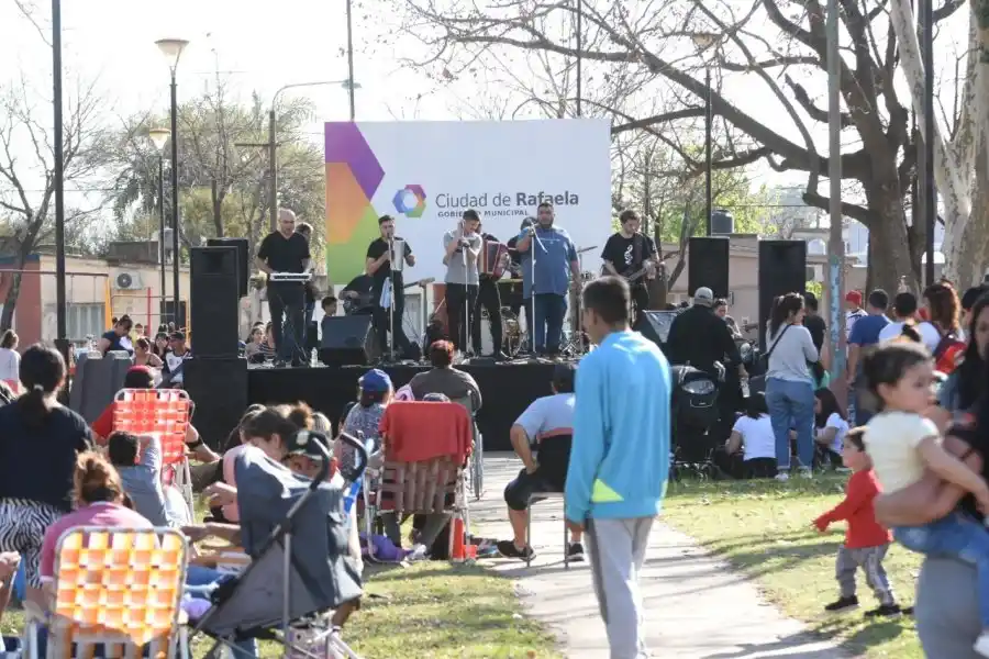 Primera edición de “Sale Primavera”