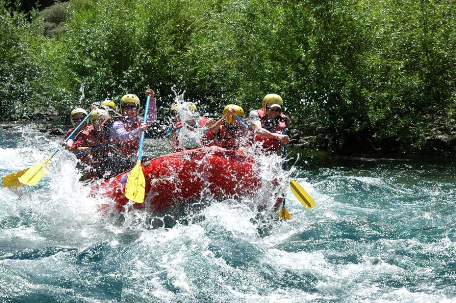 Murió una mujer mientras practicaba rafting en El Bolsón