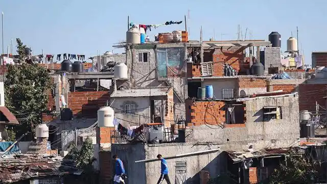 Para cerrar brecha de pobreza harían falta $11.942 mensuales extra por familia