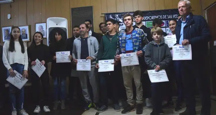 El CPDSP distinguió a atletas que se destacaron en abril y mayo