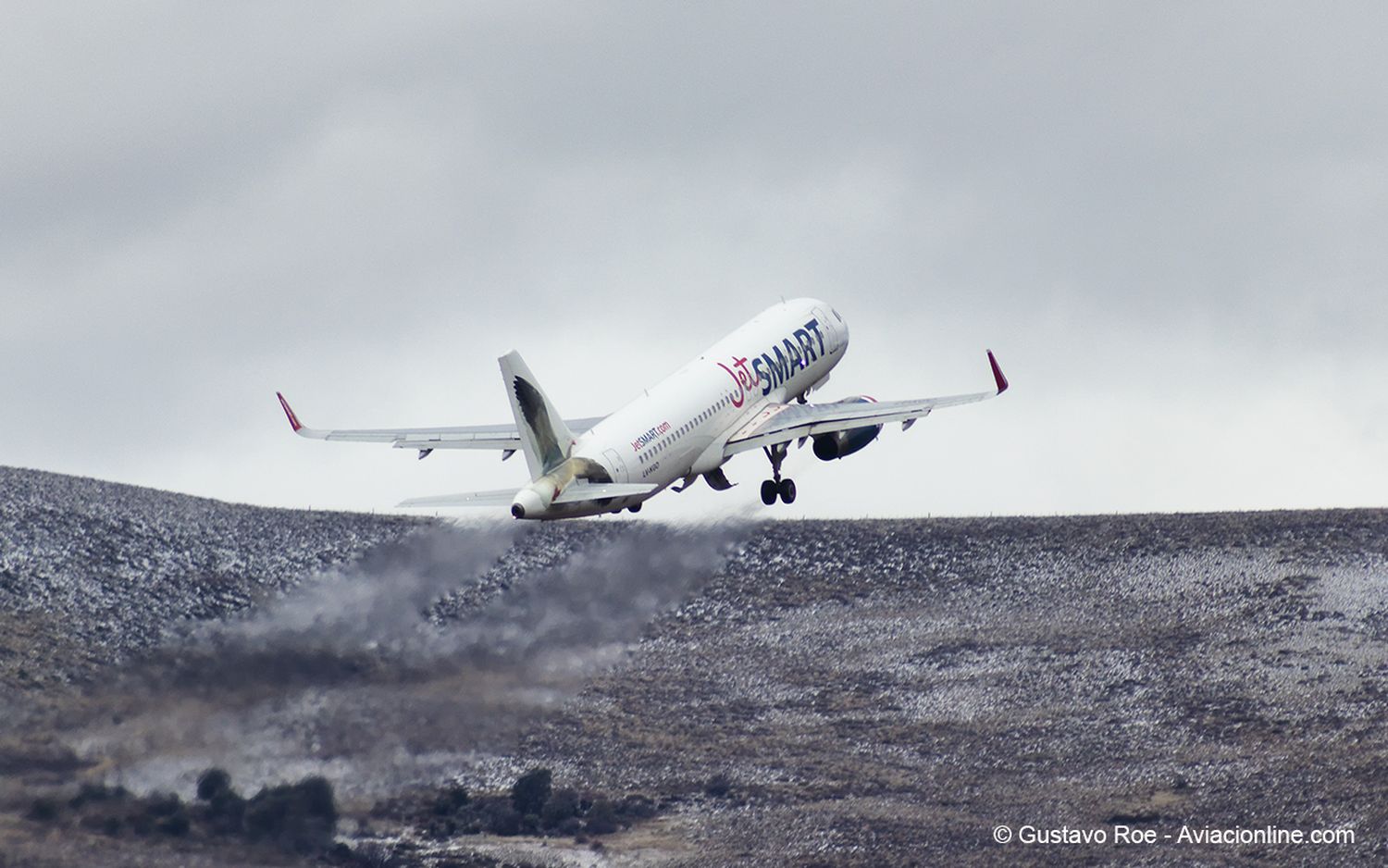 JetSMART y autoridades de San Martín de los Andes evalúan nuevos vuelos desde Chile, Córdoba y Rosario