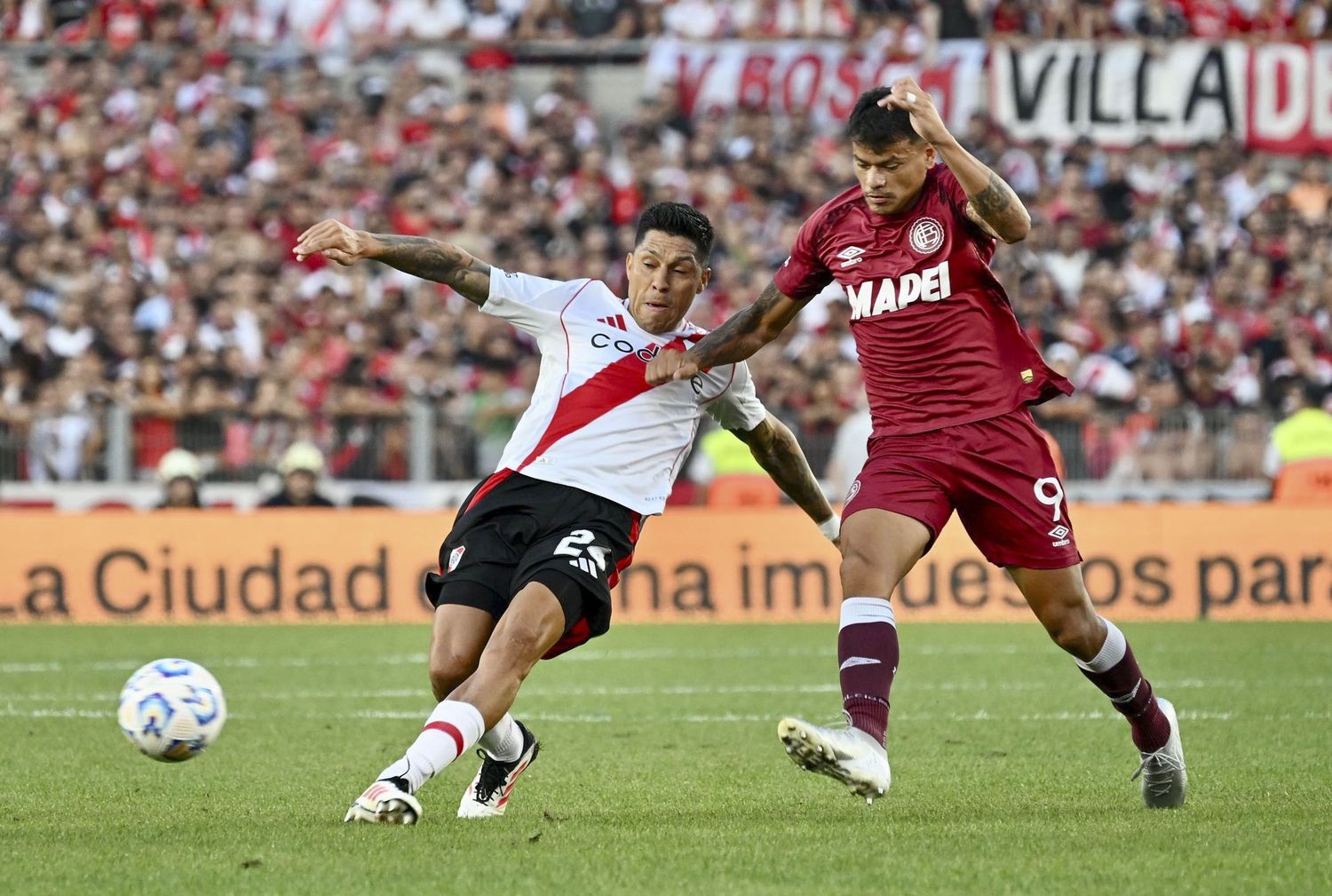 Sin que le sobre nada, River consiguió vulnerar a Lanús
