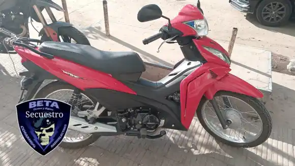 Detuvieron en zona sudoeste a dos jóvenes que iban a bordo de una moto robada