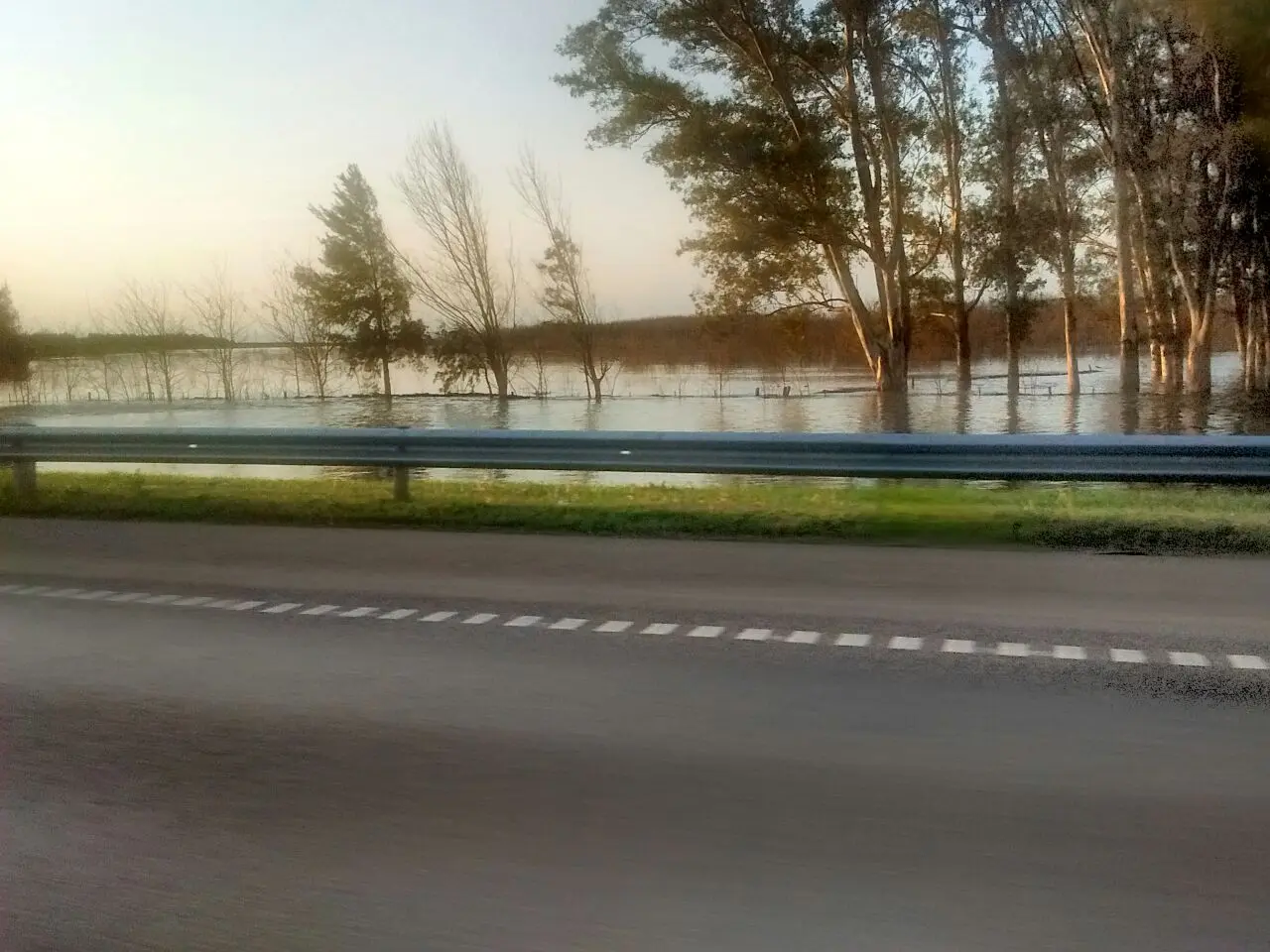Inundación: Habilitaron la Ruta 8 y sigue tránsito asistido en la Ruta 9
