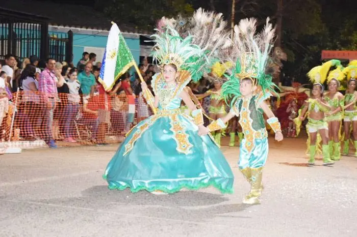 Los Pequeños Duendes hicieron bailar al ritmo de sus tambores al Barrio La Bianca